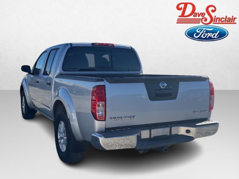 Nissan Frontier Vehicle Image 09