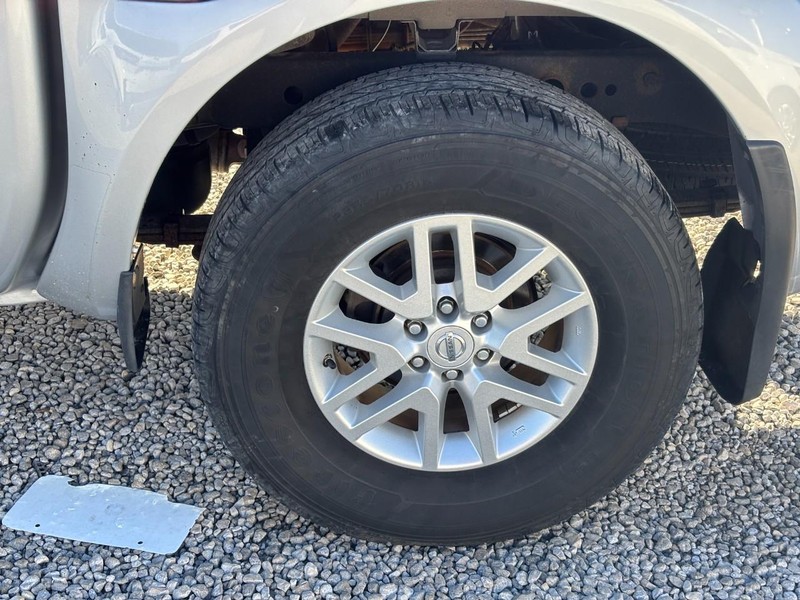 Nissan Frontier Vehicle Image 11