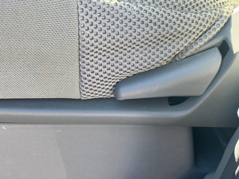 Nissan Frontier Vehicle Image 16