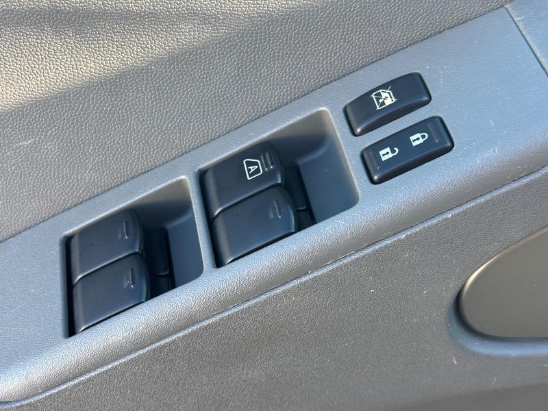 Nissan Frontier Vehicle Image 17