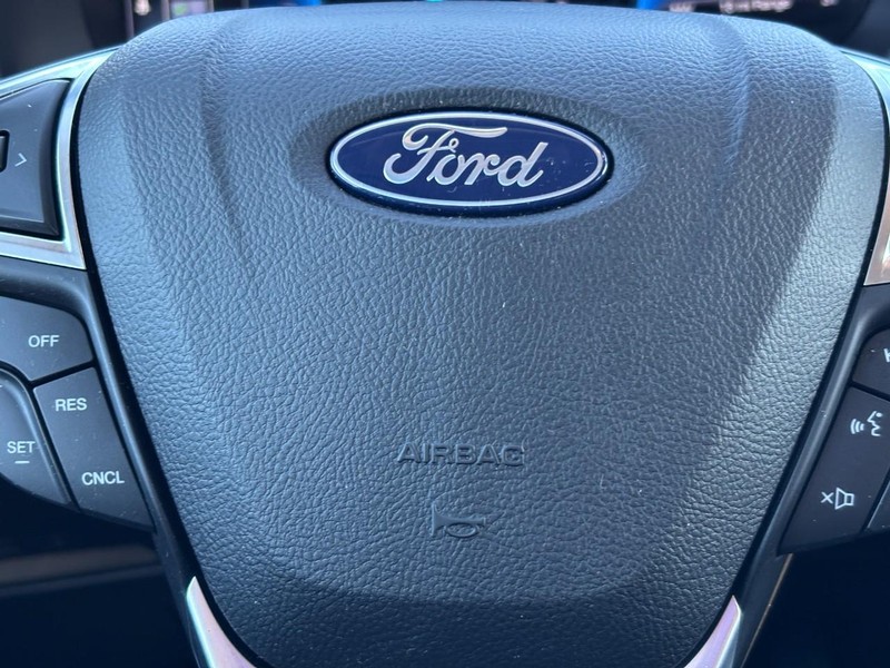 Ford Edge Vehicle Full-screen Gallery Image 20