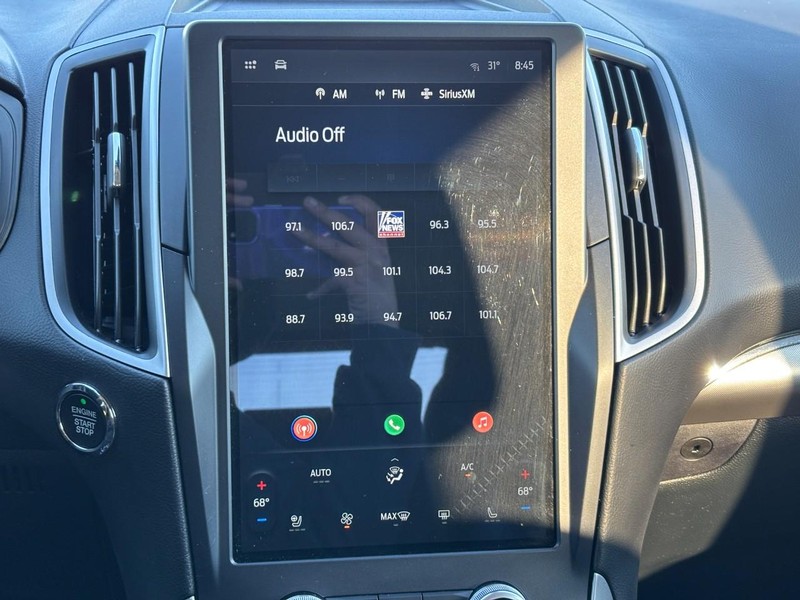 Ford Edge Vehicle Full-screen Gallery Image 23