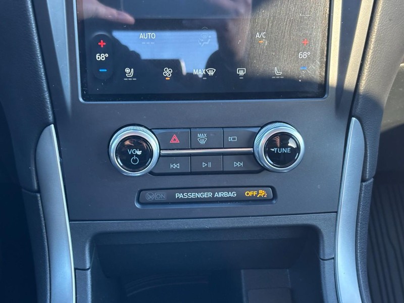 Ford Edge Vehicle Full-screen Gallery Image 25