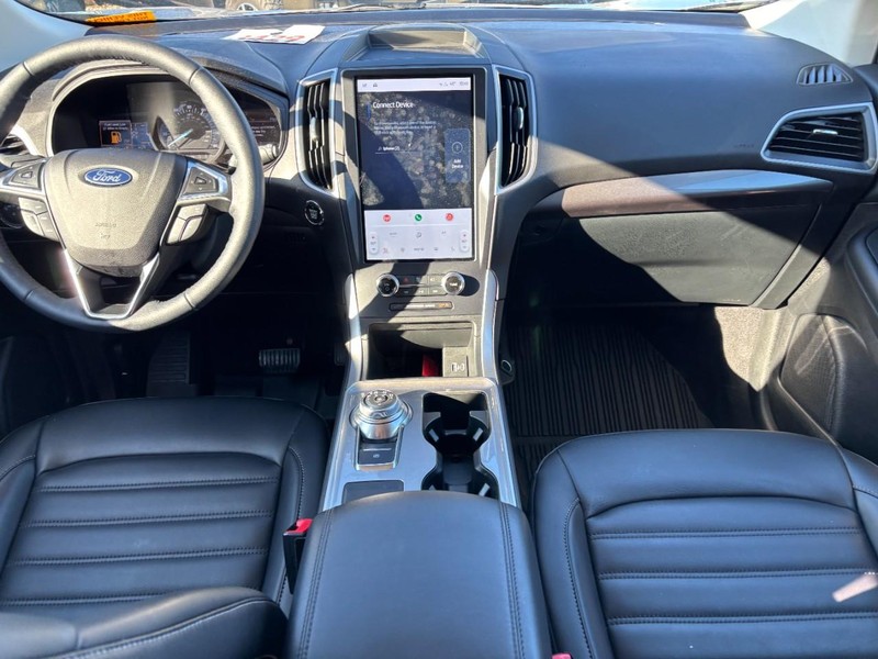 Ford Edge Vehicle Full-screen Gallery Image 14