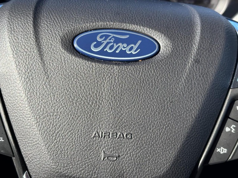 Ford Edge Vehicle Full-screen Gallery Image 20