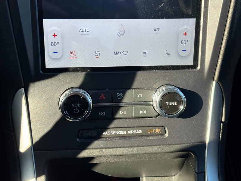 Ford Edge Vehicle Full-screen Gallery Image 25