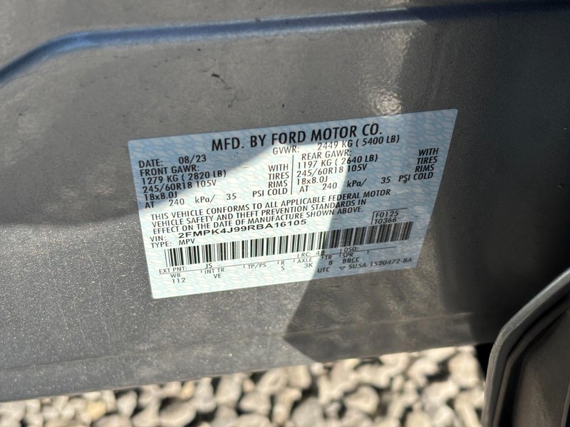 Ford Edge Vehicle Full-screen Gallery Image 26