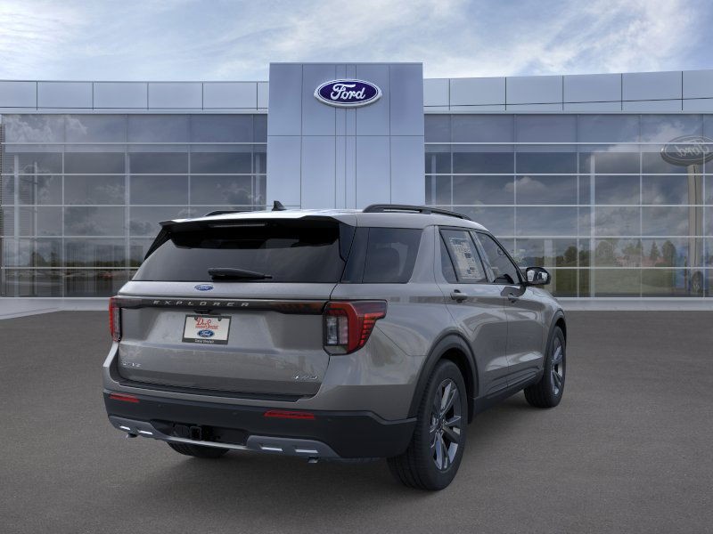 Ford Explorer Vehicle Image 10