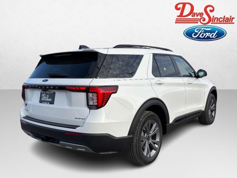 Ford Explorer Vehicle Full-screen Gallery Image 07