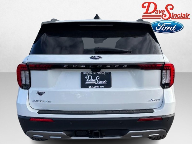 Ford Explorer Vehicle Full-screen Gallery Image 08