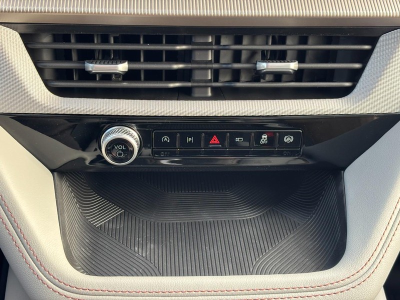 Ford Explorer Vehicle Full-screen Gallery Image 27