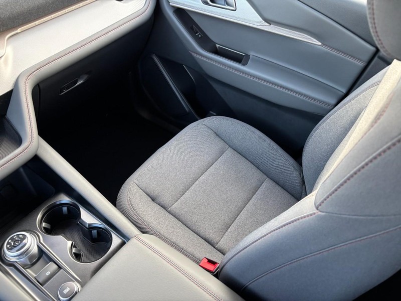 Ford Explorer Vehicle Image 17