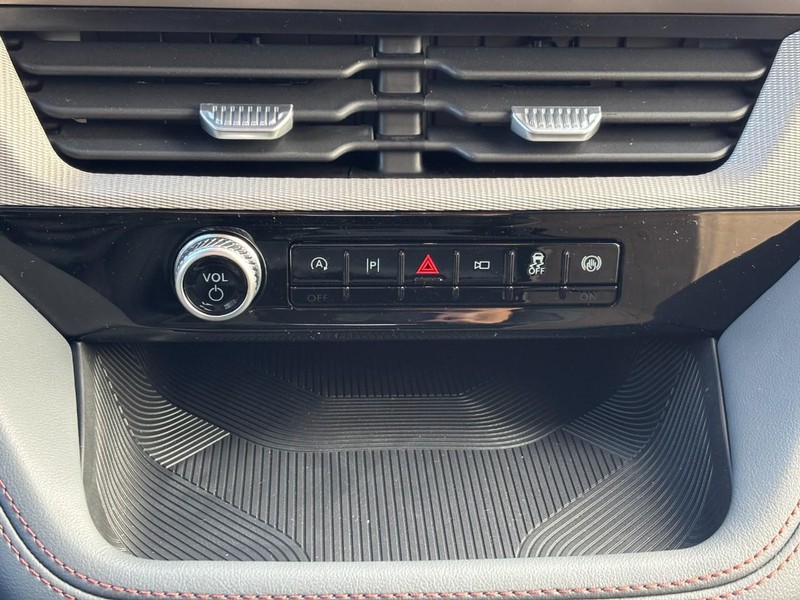 Ford Explorer Vehicle Image 27