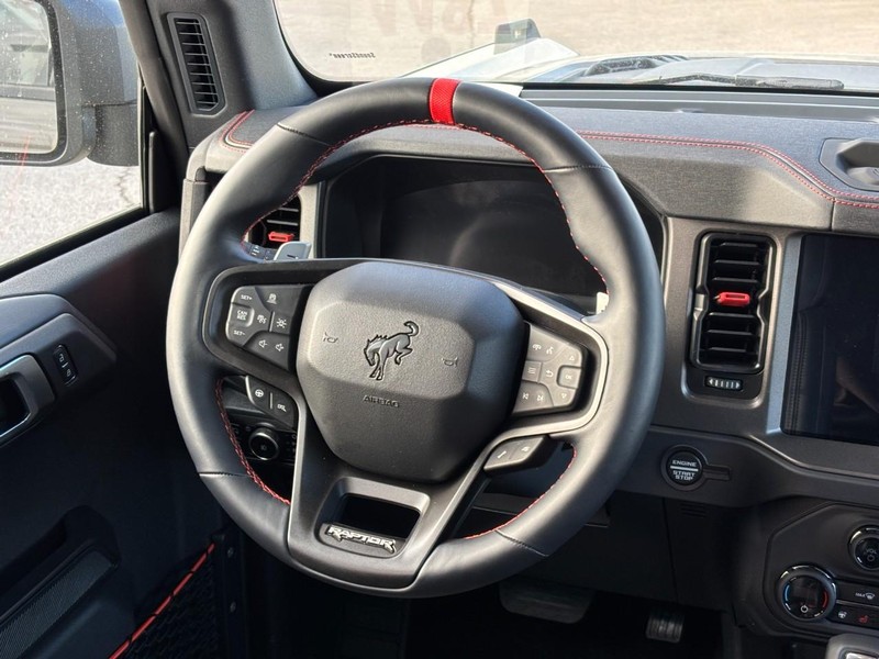 Ford Bronco Vehicle Image 14