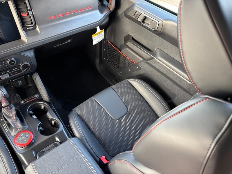 Ford Bronco Vehicle Image 16