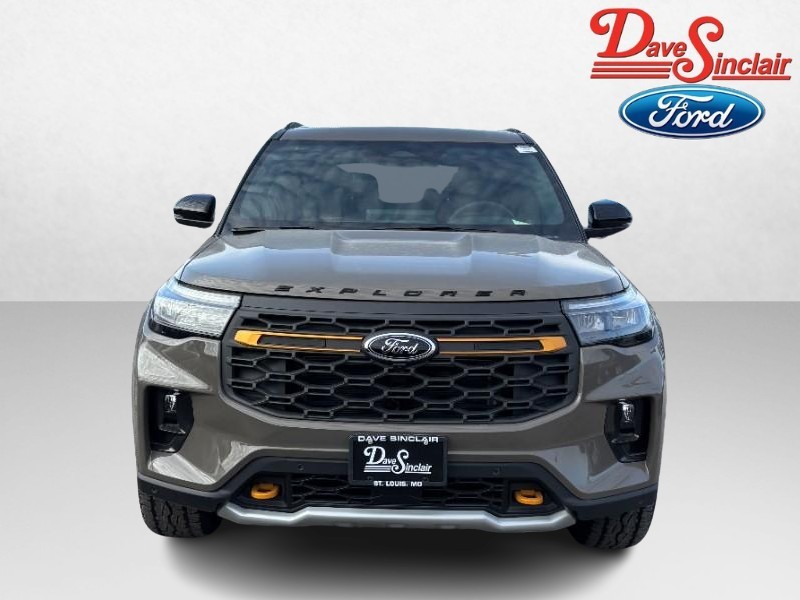 Ford Explorer Vehicle Full-screen Gallery Image 02