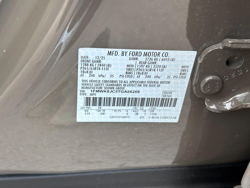 Ford Explorer Vehicle Full-screen Gallery Image 28