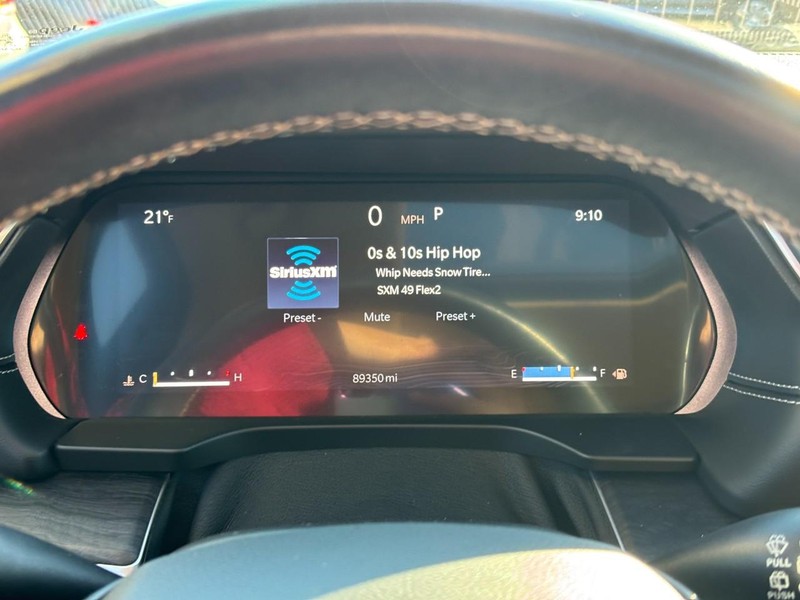 Jeep Grand Cherokee L Vehicle Image 23