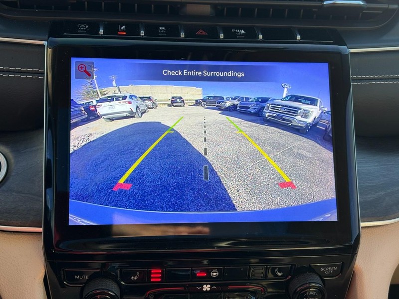 Jeep Grand Cherokee L Vehicle Image 26