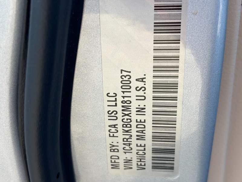 Jeep Grand Cherokee L Vehicle Image 28