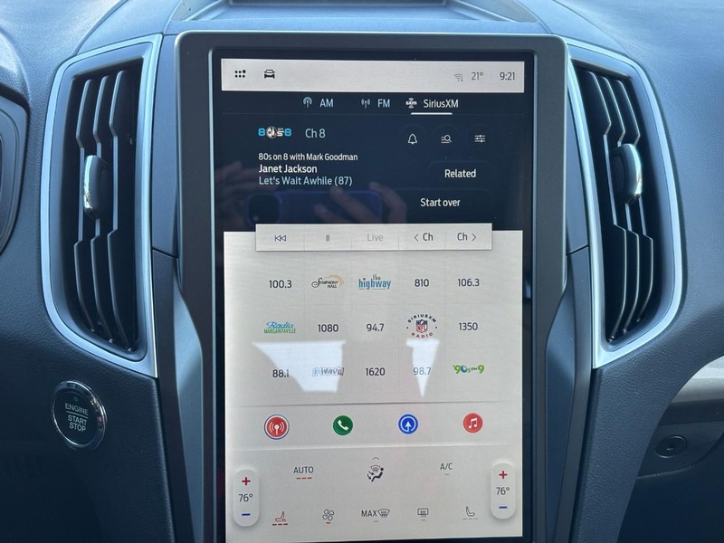 Ford Edge Vehicle Full-screen Gallery Image 22