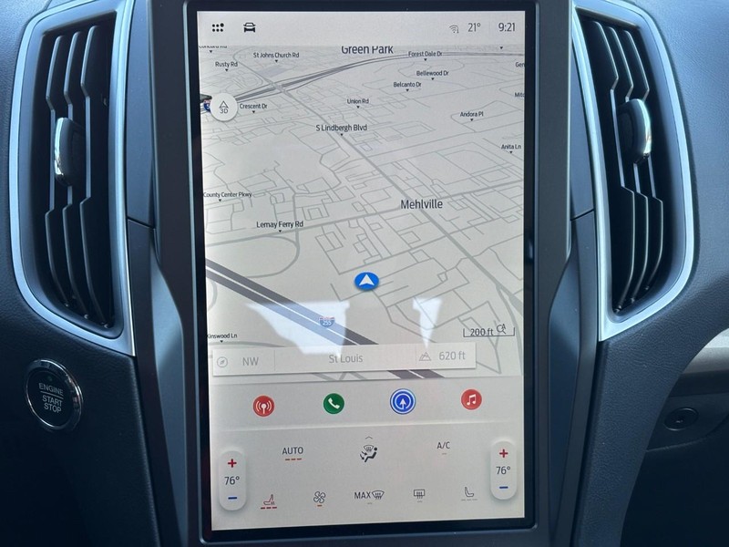 Ford Edge Vehicle Full-screen Gallery Image 23