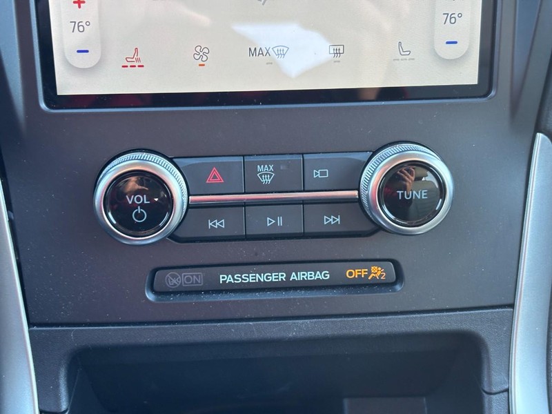 Ford Edge Vehicle Full-screen Gallery Image 25