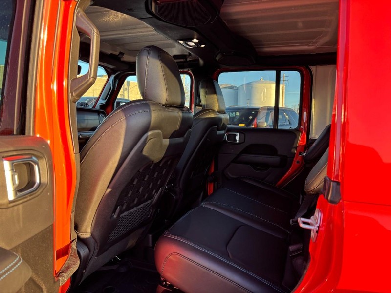 Jeep Wrangler 4xe Vehicle Full-screen Gallery Image 12