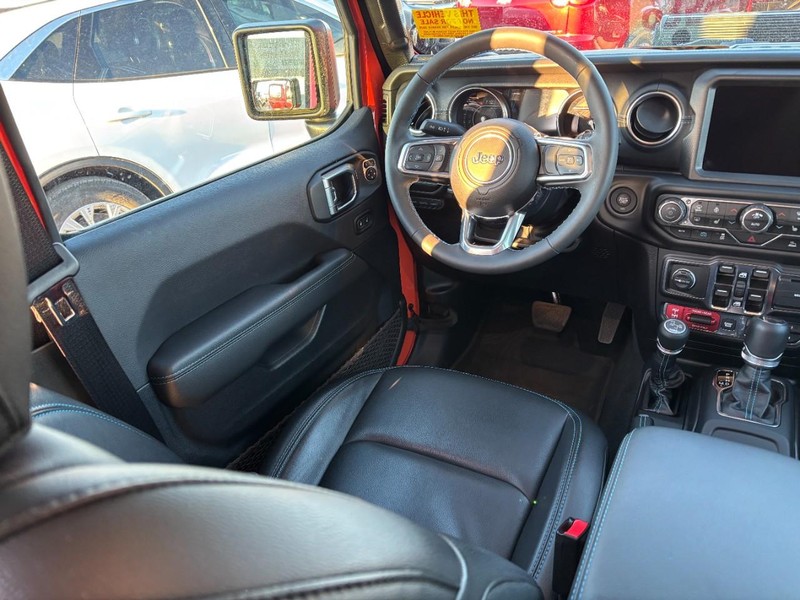 Jeep Wrangler 4xe Vehicle Full-screen Gallery Image 13