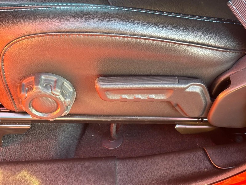 Jeep Wrangler 4xe Vehicle Full-screen Gallery Image 16