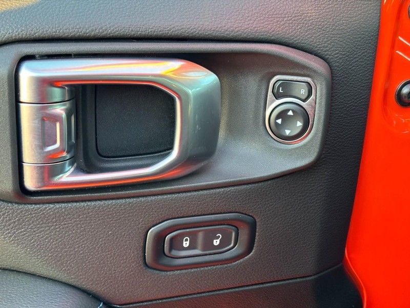 Jeep Wrangler 4xe Vehicle Full-screen Gallery Image 17