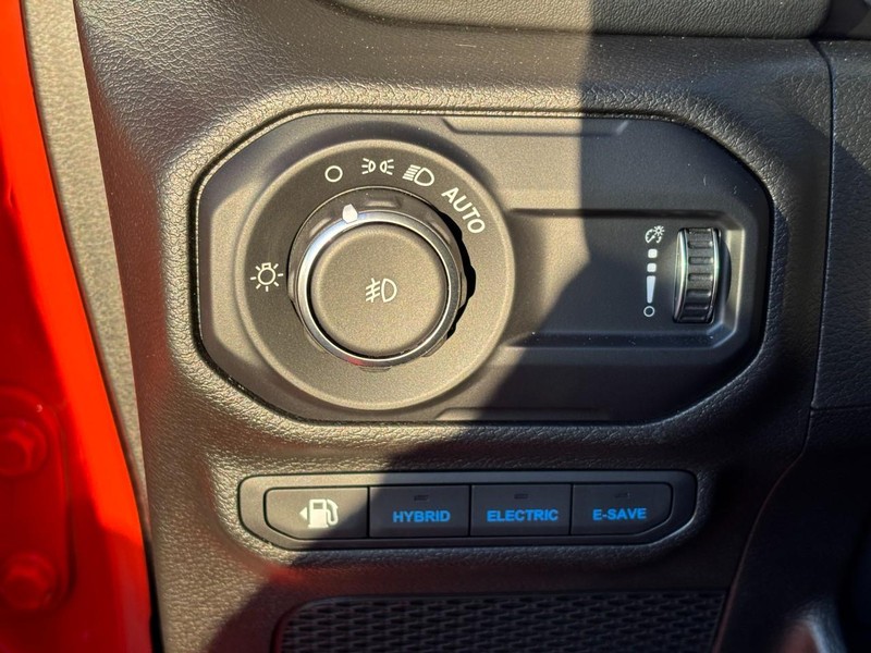 Jeep Wrangler 4xe Vehicle Full-screen Gallery Image 18