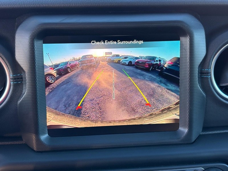 Jeep Wrangler 4xe Vehicle Full-screen Gallery Image 25