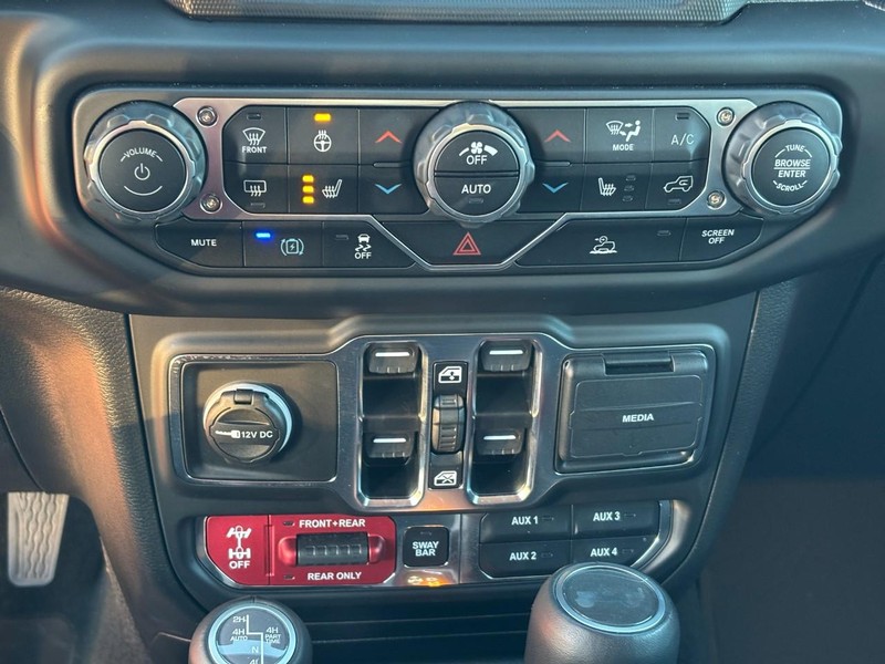 Jeep Wrangler 4xe Vehicle Full-screen Gallery Image 26