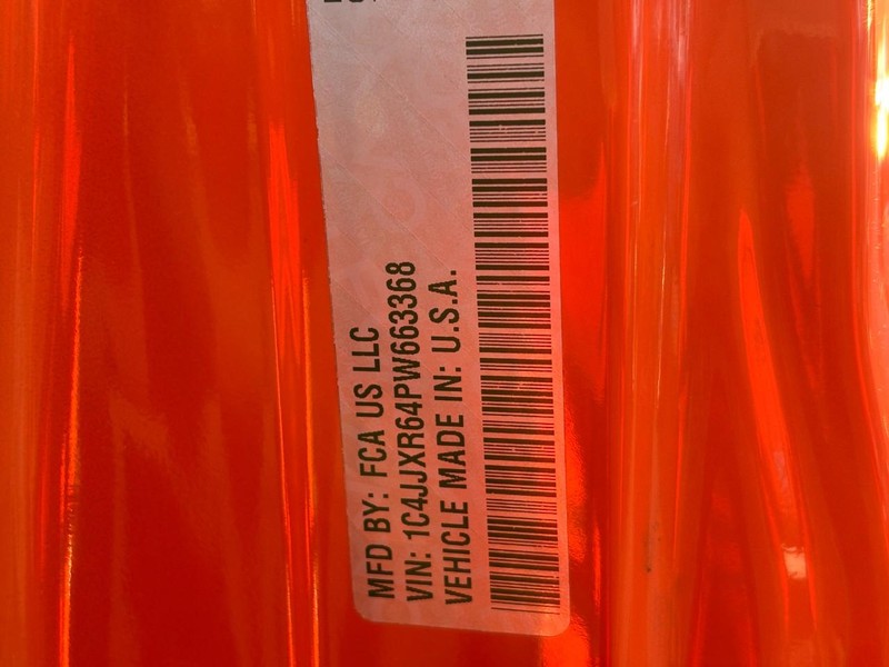 Jeep Wrangler 4xe Vehicle Full-screen Gallery Image 27