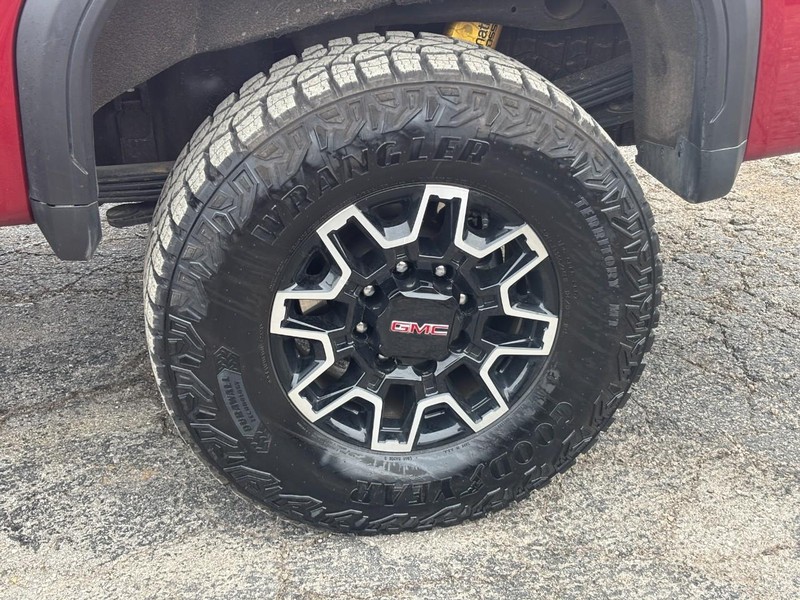 GMC Sierra 2500HD Vehicle Full-screen Gallery Image 11