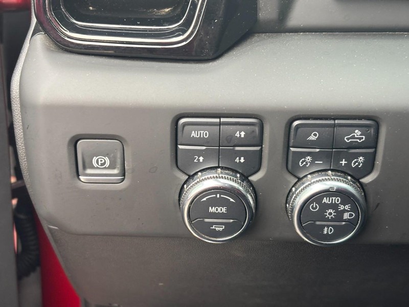 GMC Sierra 2500HD Vehicle Full-screen Gallery Image 18