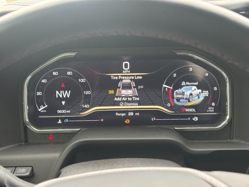 GMC Sierra 2500HD Vehicle Full-screen Gallery Image 22