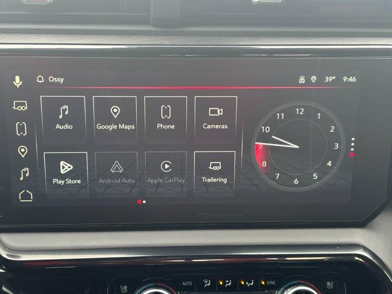 GMC Sierra 2500HD Vehicle Full-screen Gallery Image 23