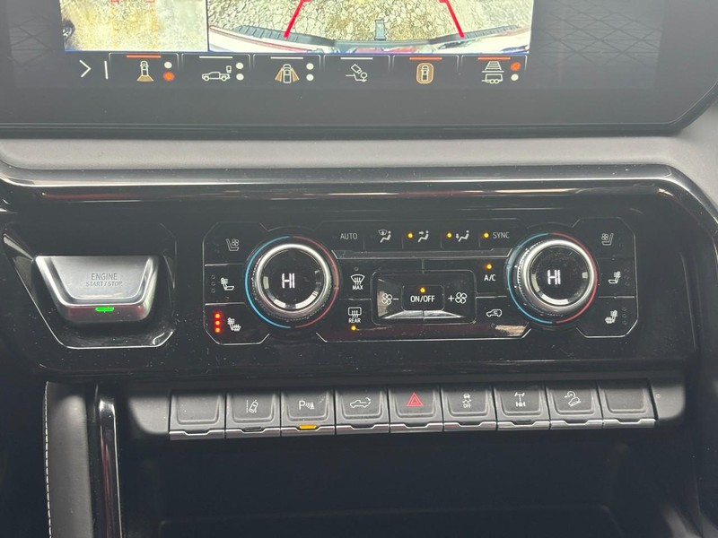 GMC Sierra 2500HD Vehicle Full-screen Gallery Image 26