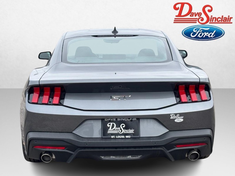 Ford Mustang Vehicle Full-screen Gallery Image 08