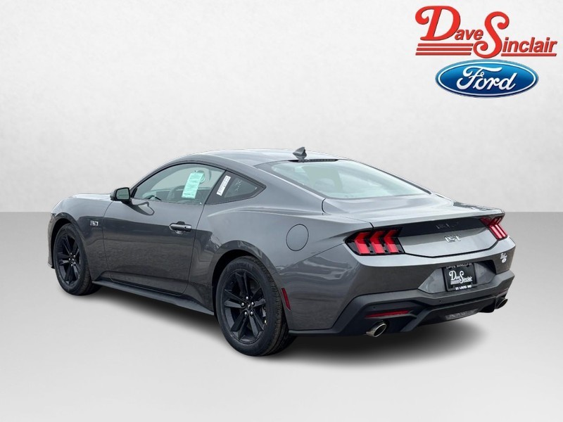 Ford Mustang Vehicle Full-screen Gallery Image 09