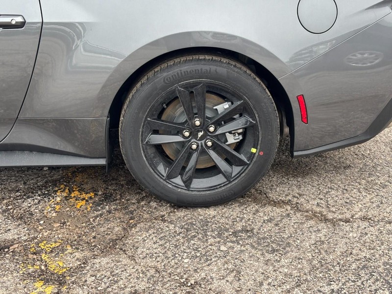 Ford Mustang Vehicle Full-screen Gallery Image 11