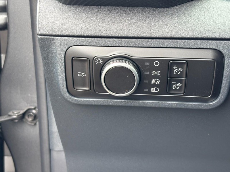 Ford Mustang Vehicle Full-screen Gallery Image 17