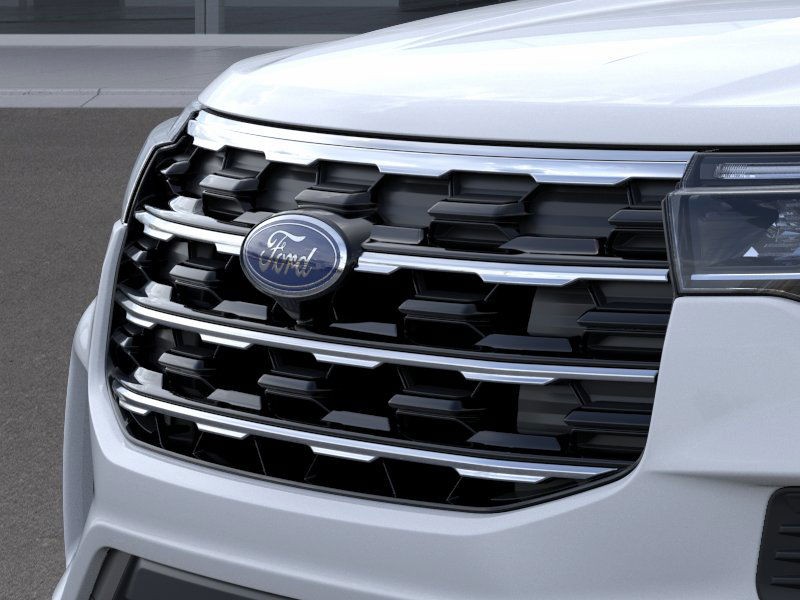 Ford Explorer Vehicle Full-screen Gallery Image 19