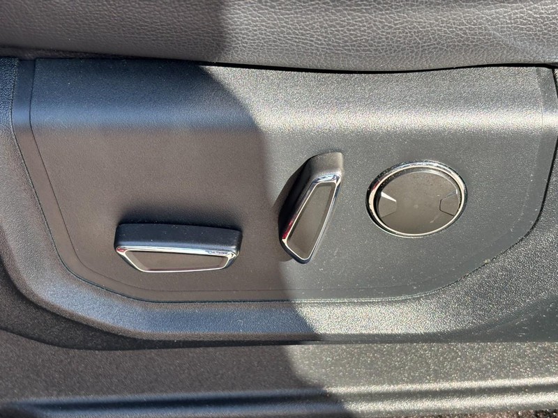 Ford Expedition Max Vehicle Image 17