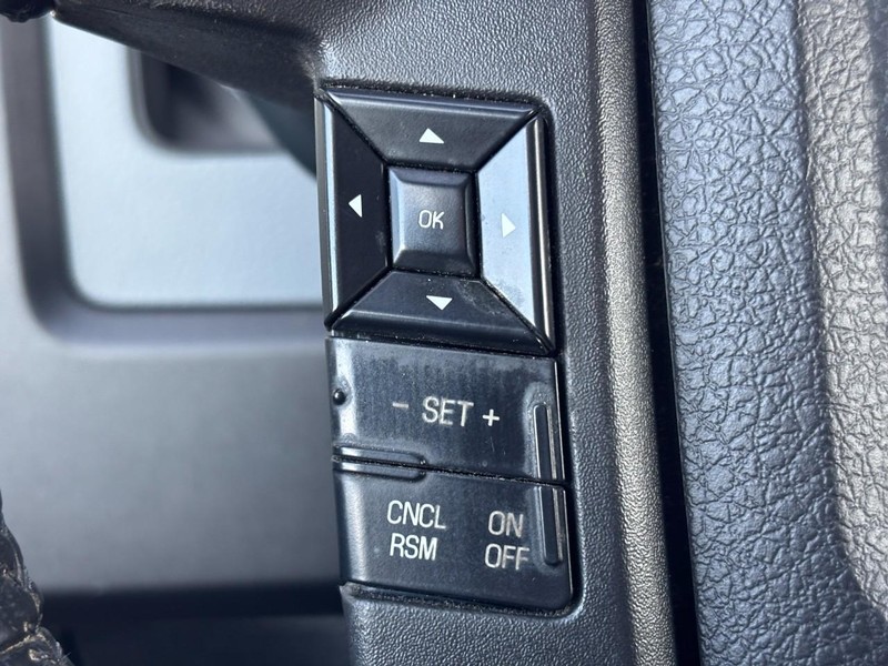 Ford F-150 Vehicle Full-screen Gallery Image 19