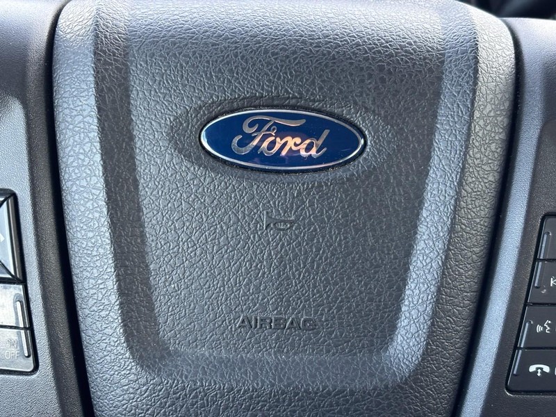 Ford F-150 Vehicle Full-screen Gallery Image 20