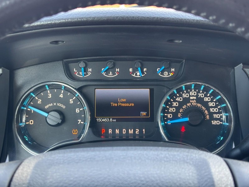 Ford F-150 Vehicle Full-screen Gallery Image 22