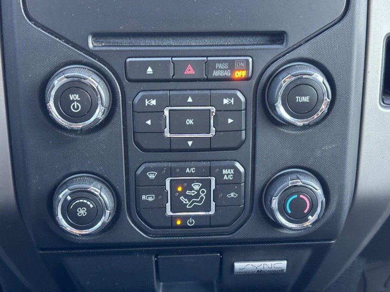 Ford F-150 Vehicle Full-screen Gallery Image 25